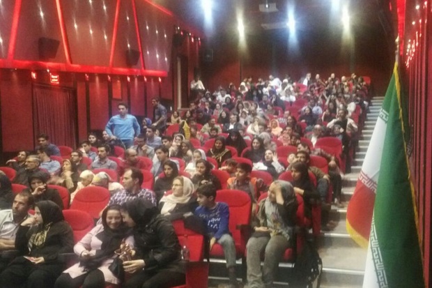 هیجان تماشای فیلم در نخستین سینمای خصوصی آذربایجان غربی