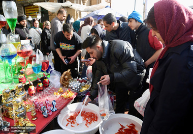 خرید عید در ساعات پایانی سال ۱۴۰۴ در میدان تجریش