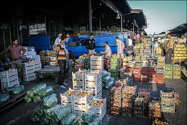 روزانه 2 هزار تن میوه در ارومیه به فروش می رسد