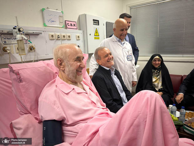 پزشکیان به عیادت سید محمد خاتمی رفت + عکس