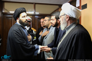حضور سید حسن خمینی در مراسم ختم والده حجت الاسلام والمسلمین آشتیانی 