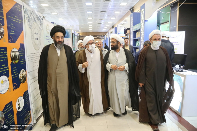 نشست علمی «جایگاه تراث روایی در مبانی مکتب قم» در نمایشگاه حضور صد ساله خورشید