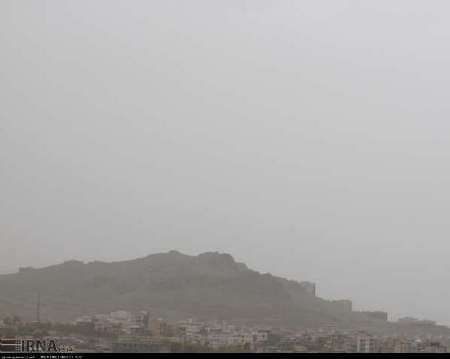 گرد و غبار دید افقی در همدان را تا هفت کیلومتر کاهش داد