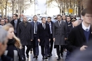 بازدید  رئیس جمهور فرانسه از پاریس آشوب زده+عکس