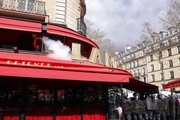 معترضان فرانسوی رستوران مورد علاقه ماکرون را آتش زدند