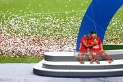 حواشی فینال لیگ قهرمانان اروپا/ ماسک روی جام و کری خوانی جالب استون ویلا +عکس