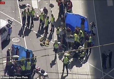  ۱۹ تن در حمله یک خودرو به عابران در ملبورن استرالیا زخمی شدند
