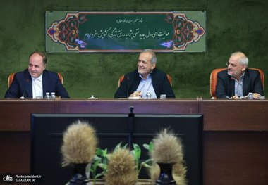 حضور پزشکیان در وزارت جهاد کشاورزی در روزی که شایعه استعفای نوری قزلجه مطرح شد/ رئیس جمهور: دولت از مدیران منتخب برآمده از روند کارشناسی قاطعانه حمایت می‌کند/ اصلاح شیوه تخصیص ارز ترجیحی با هدف حمایت مستقیم از مصرف‌کنندگان اجرا می‌شود