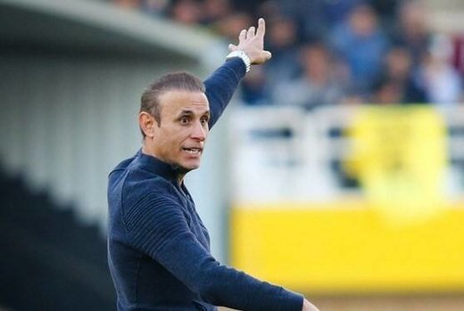 یحیی گل‌محمدی: بازی راحتی با شاهین نداریم/ توپ بازی ها مشکل دارد
