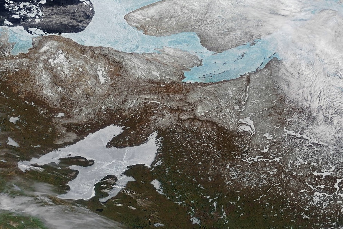 تصویر جالب ناسا از تغییرات دریاچه و رودخانه های یخی در کانادا