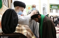 عمامه گذاری جمعی از طلاب به دست آیت‌الله‌العظمی شبیری زنجانی (3)