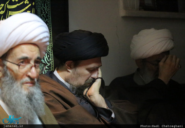 مراسم عزادارى شهادت حضرت فاطمه زهرا(س) در بیت آیت الله دوستى زنجانى با حضور سید حسن خمینی