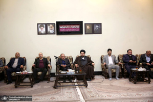 دیدار مسئولین دبیرخانه شورای عالی استانها باسید حسن خمینی