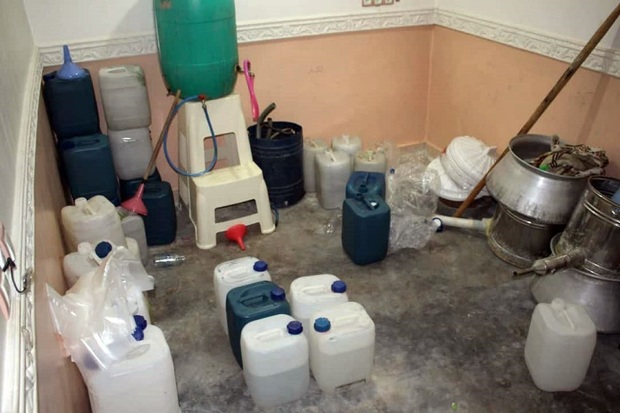 دادستان: کارگاه تولید مشروبات الکلی در عجب شیر کشف و پلمب شد