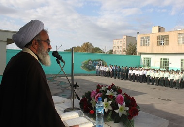 نظام اسلامی به برکت نیروهای مسلح با قامت استوار ایستاده است