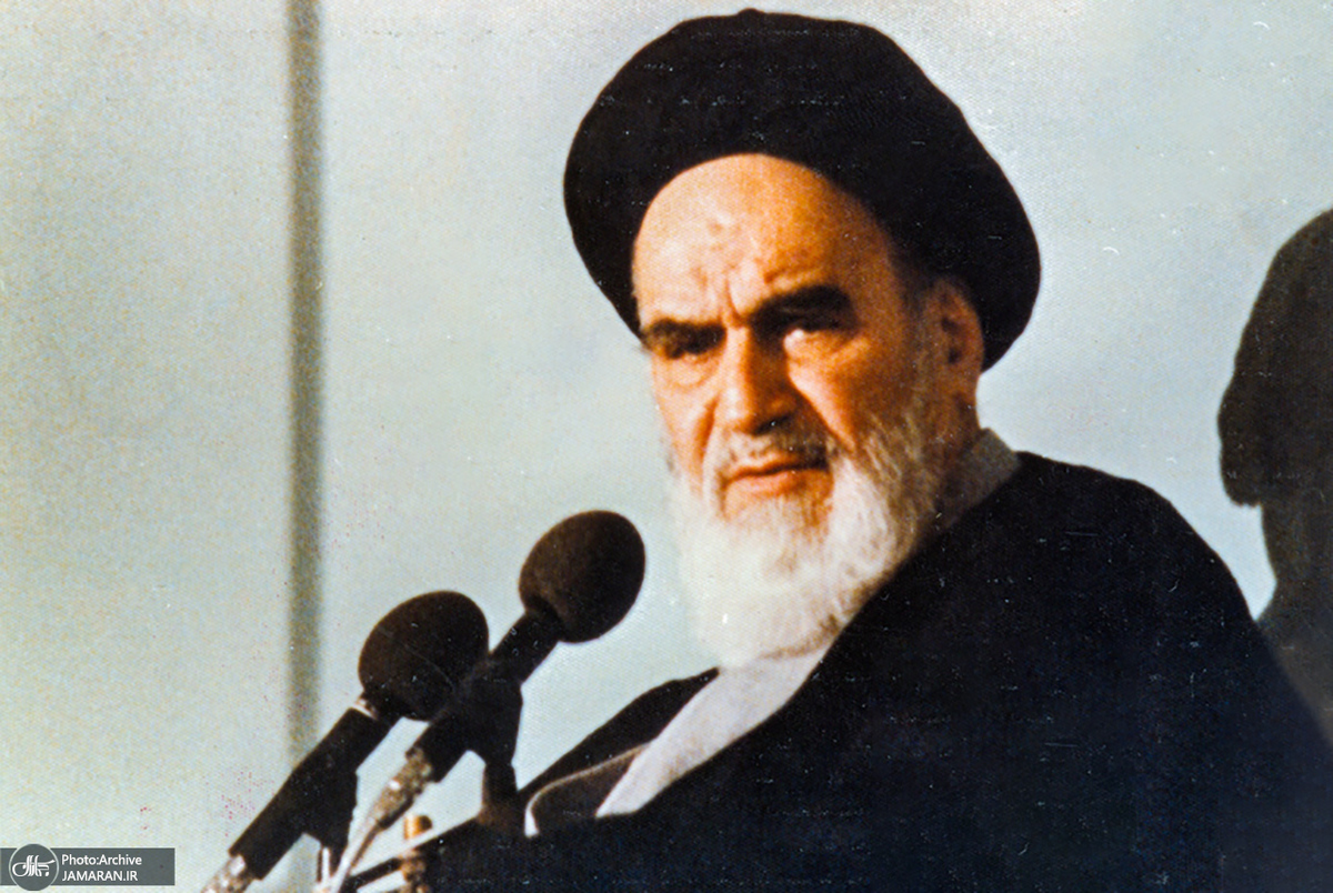 امام خمینی: اصل بهره از پول یک امری است بسیار خلاف انصاف و خلاف انسانیت/فرار از ربا صحیح نیست