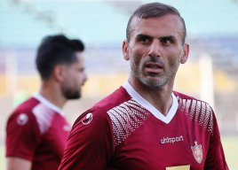 علت عدم بازی سید جلال حسینی در دیدار با پیکان؟
