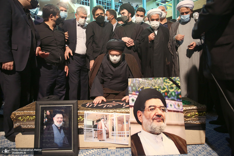 مراسم تشییع حجت الاسلام و المسلمین محتشمی پور در حسینیه جماران