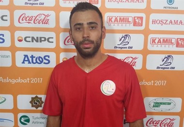 پورفرج طلایش را تقدیم شهید حججی کرد
