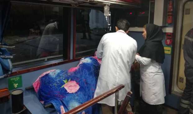 زن باردار خارگی با شناور ناجی به بیمارستان منتقل شد