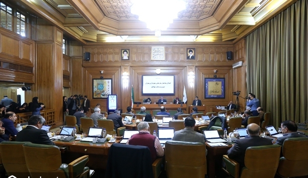 واکنش اعضای شورا شهر نسبت به ارائه برنامه سوم شهردار تهران