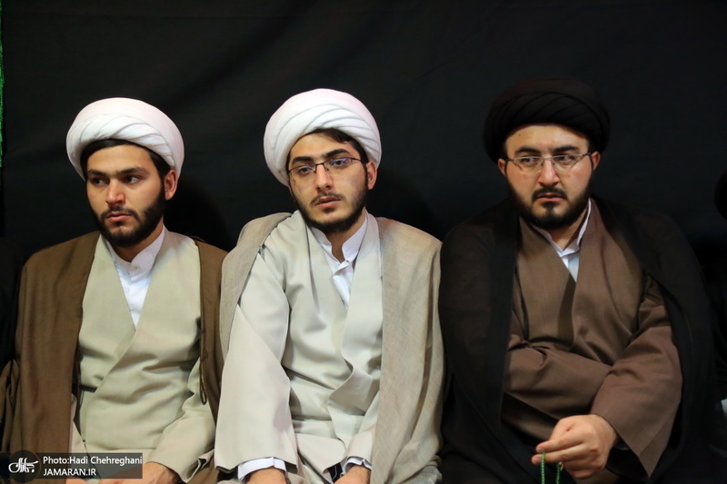 حضور سید حسن خمینی در مدرسه علمیه آیت الله العظمی خوانساری(ره)