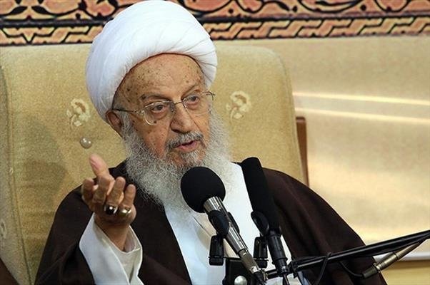 آیت الله مکارم شیرازی: گوش بانک‌ها بدهکار کسی نیست/ مردم هنوز به کالای ایرانی اعتماد ندارند