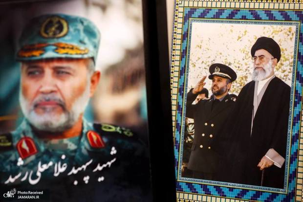 این سرو نماد وطن است که از میان آتش وطن‌فروشان سر بلند کرده است