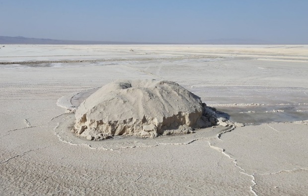 ایجاد منطقه گردشگری در دریاچه نمک قم توجیه اقتصادی ندارد