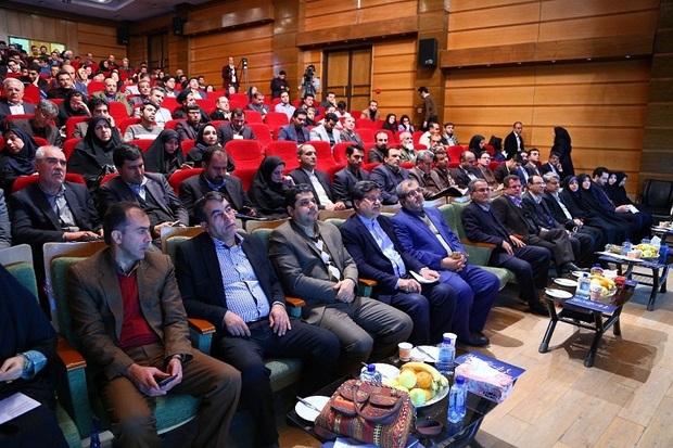 22 پژوهشگر برتر استان قزوین تجلیل شدند