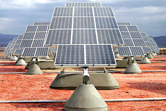 سرمایه گذاران خارجی در زرند کرمان نیروگاه خورشیدی احداث می کنند