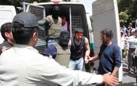 اعضای باند سارق مسلح با پوشش لباس پلیس در شهرستان فسا دستگیر شدند