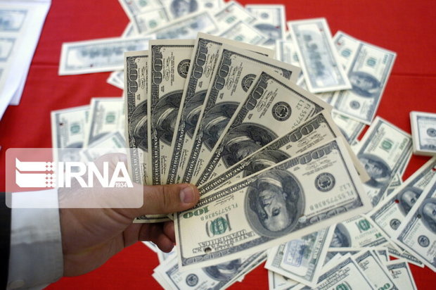 قاچاقچی دلار در آذربایجان‌غربی حدود ۲.۲ میلیارد ریال جریمه شد