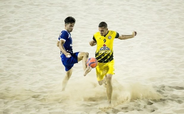 مسابقات فوتبال ساحلی لیگ دسته سه کشور در یزد آغاز شد