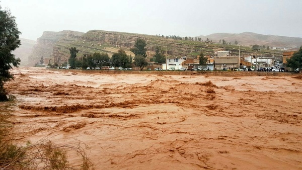 ۳ کشته و زخمی در پی سیل امروز در کوهدشت تخلیه چند روستا در پلدختر  قطعی آب و برق ۷۵ روستای معمولان