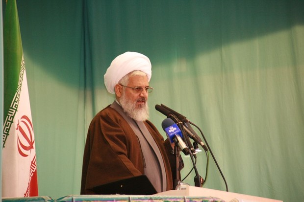 ملت ایران همه تحریم و محدودیت های دشمنان را متحمل می شود