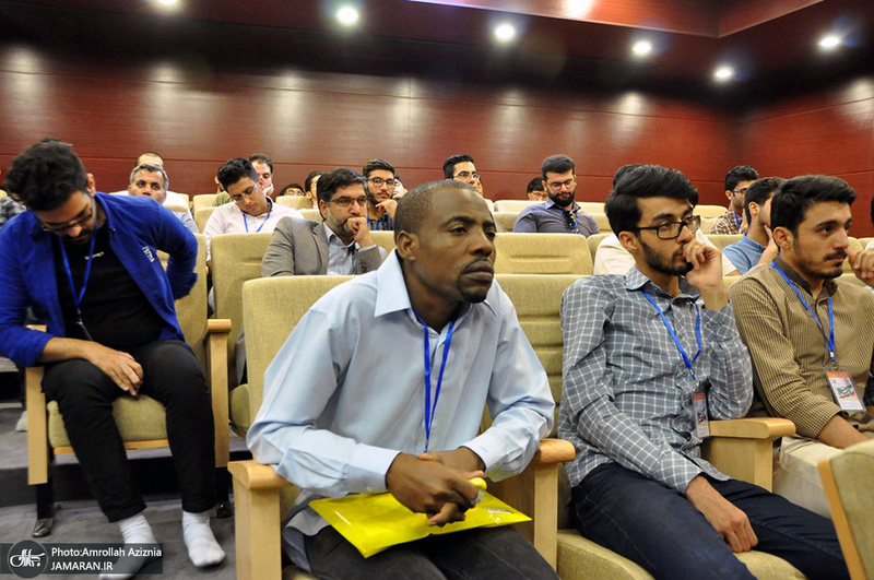 تجدید میثاق دانشجویان هشتمین دوره اردوی ملی طریق جاوید با آرمان های امام خمینی(س)