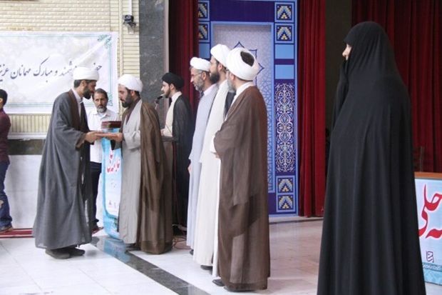 برگزیدگان  جشنواره علامه حلی در بوشهر معرفی شدند