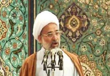 خطیب جمعه رشت: برچیدن فقر از جامعه، با همکاری مردم میسر است