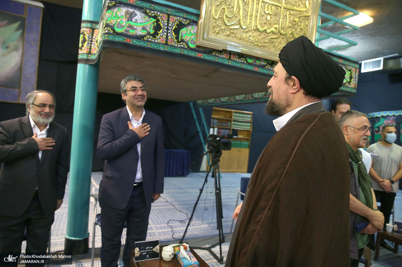 نشست صمیمانه دست اندر کاران و عوامل فیلم مستند «احمد» با سید حسن خمینی