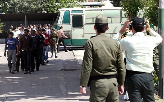 19 تن از اراذل تایباد دستگیر شدند