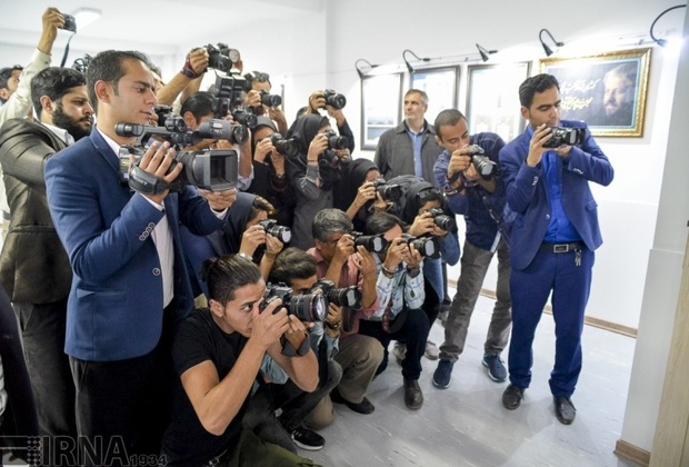 عکاسان خبری از مزایای سختی شغل خبرنگاری بهره مند شوند