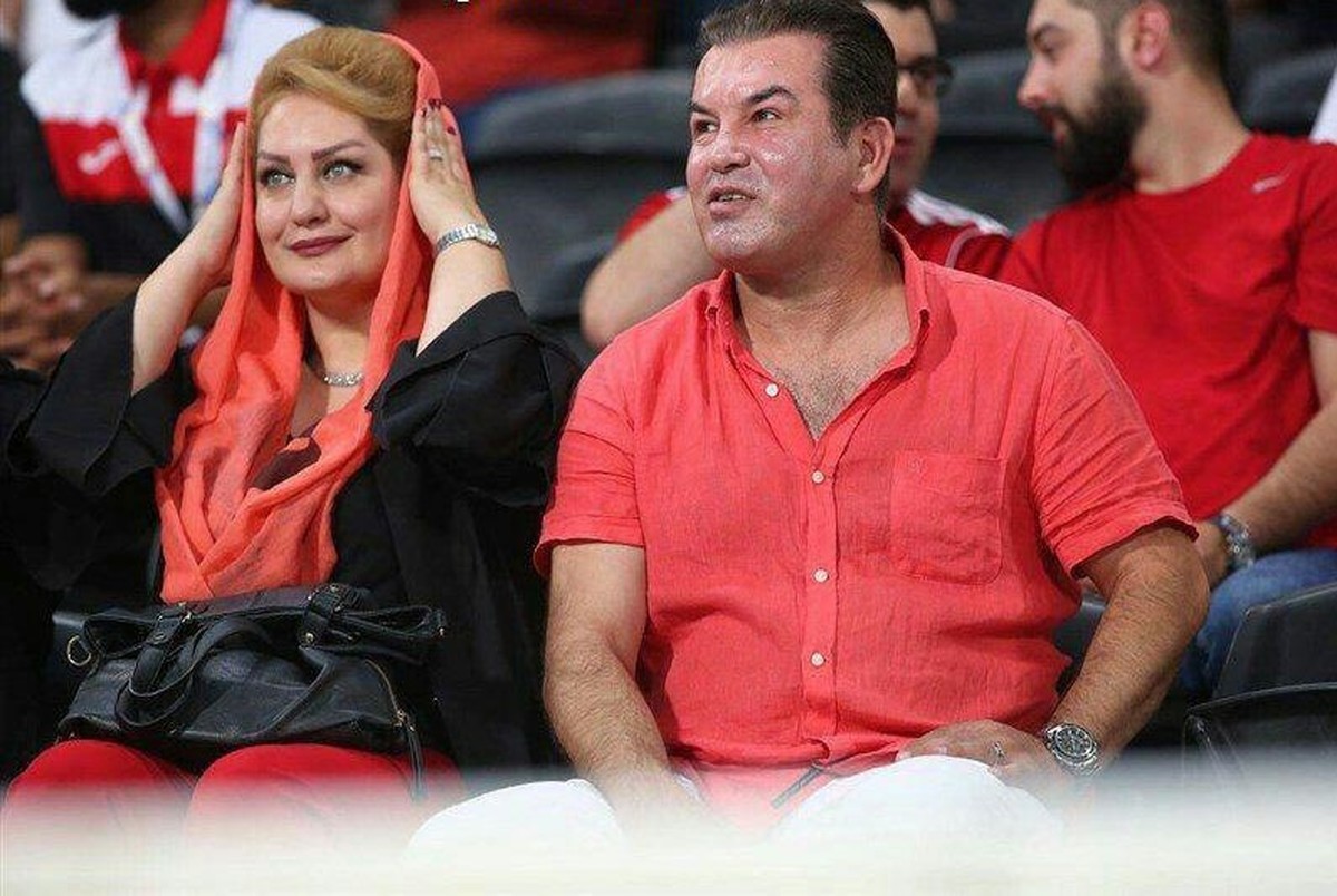 حمید استیلی و همسرش تماشاگر ویژه دیدار پرسپولیس و الاهلی+ عکس