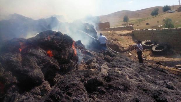 مهار آتش سوزی انبارعلوفه در روستای دیبکلو چاراویماق