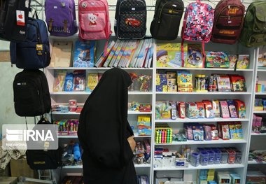 جنوب کرمان سهمیه نوشت‌افزار مناطق محروم را دریافت نکرده است