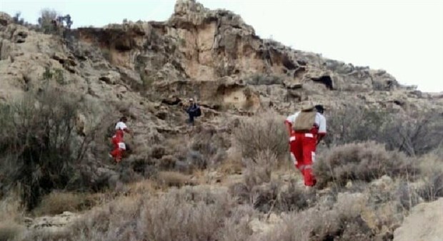 امدادگران هلال احمر پنج کوهنورد عسلویه را نجات دادند