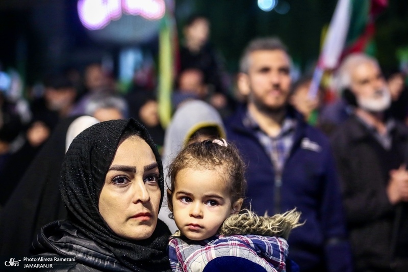 پنجاهمین شب اجتماع پر شور مردم در میدان نماز