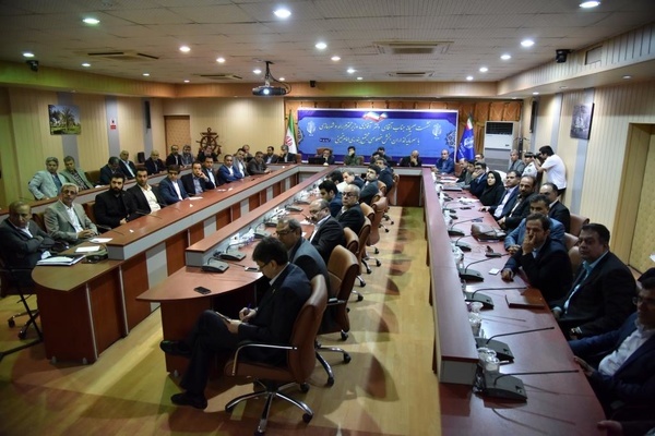 ابراز خرسندی وزیر راه در دیدار با سرمایه گذاران بندر امام خمینی بنادر به محلی برای تولید کالا تبدیل شوند