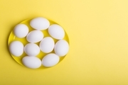 نرخ تخم مرغ در میادین میوه و تره بار/ عکس