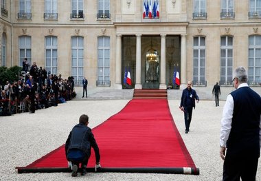 الیزه پذیرای جوانترین رئیس جمهور فرانسه

